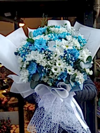 Mavi Beyaz Krizantem Buketi, Bizim Çiçek