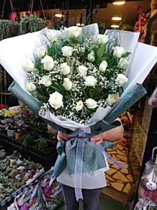 Beyaz Güllerin Zerafeti, Eskişehir çiçekçi