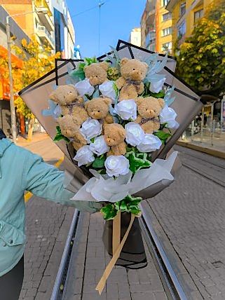 Beyaz Gül & Tatlı Ayıcık Buketi