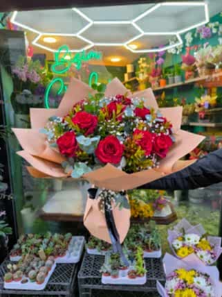 11 Adet Kırmızı Gül Buketi