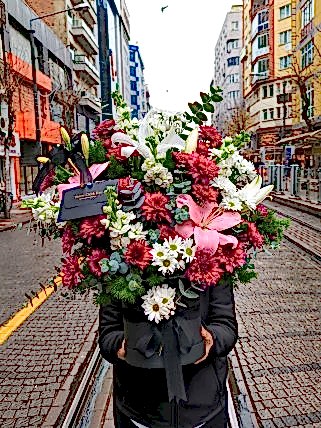 Premium Kutuda Hazırlanmış Taze Çiçek Aranjmanı